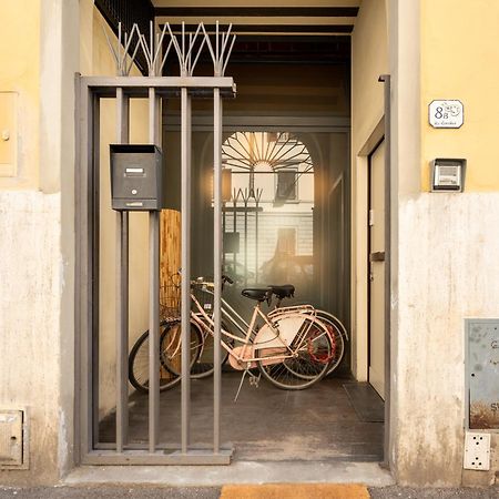 Via Cimabue 8B - Florence Charming Apartments - Metropolitan Loft In Florence - 20 Minute Walk To City Center - Excellent Base For Exploring - Less Than 5 Minute Walk To The Supermarket - Amazing Bakery On The Corner Exterior photo